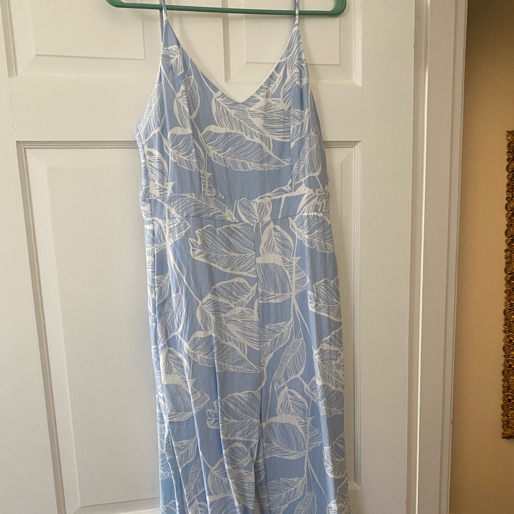 Women’s jumpsuit.